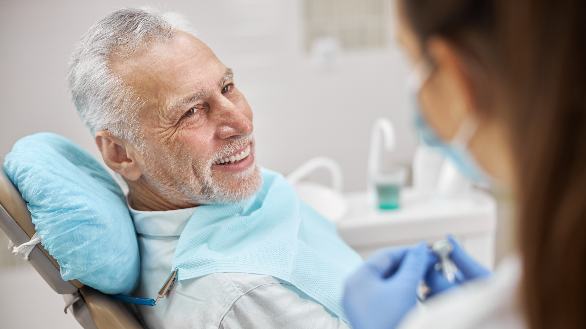 ĐỘ TUỔI NÀO CÓ THỂ CẤY GHÉP IMPLANT?