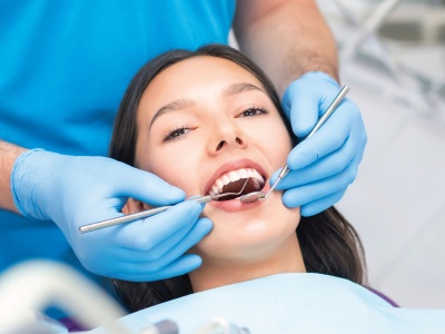 CÁCH VỆ SINH RĂNG MIỆNG SAU KHI CẤY IMPLANT